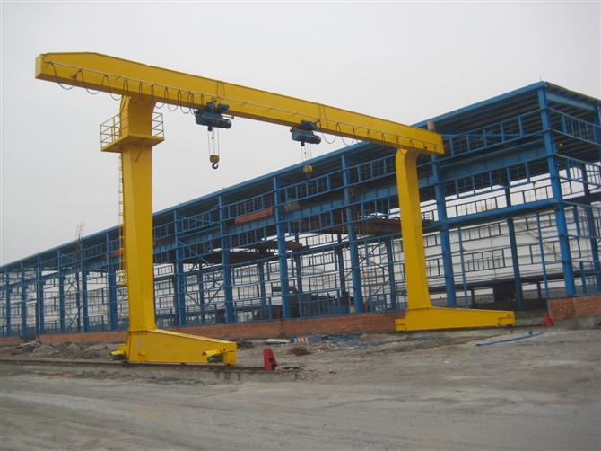 L型電動(dòng)葫蘆門式起重機(jī)